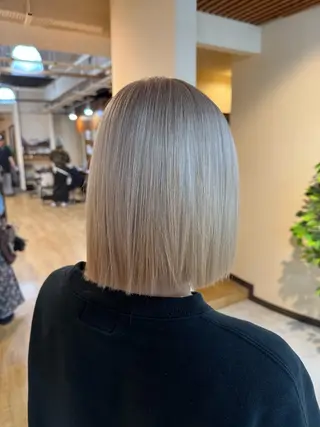 ミディアム カラー ルーツ/ デザイン/ ハイトーン/おこのぎのヘアスタイル