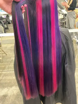 ロング カラー インナーカラー 推し ブリーチ  髪質改善のヘアスタイル