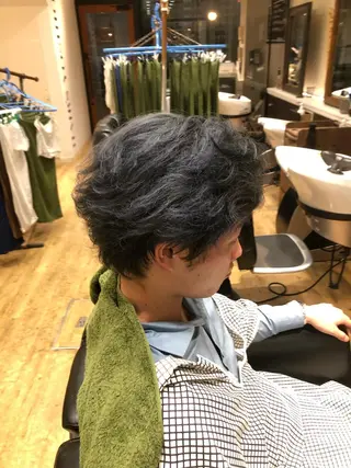 カラー メンズ メンズパーマ 堤　生智のヘアスタイル