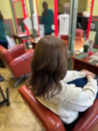 セミロング カラー 米倉 麻衣のヘアスタイル
