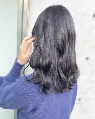 セミロング カラー RU RIのヘアスタイル