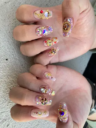 ミディアム ネイル ✴︎ Delightのネイルデザイン