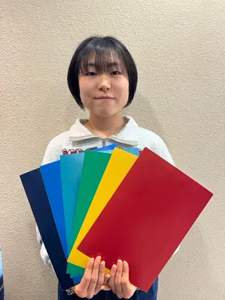 ショート カラー ハイトーン/レイヤー 似合わせ・ユキノのヘアスタイル