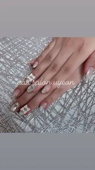 ネイル 鈴木 愛のネイルデザイン