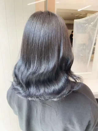 カラー ハイトーン×レイヤー カットTAKUMIのヘアスタイル