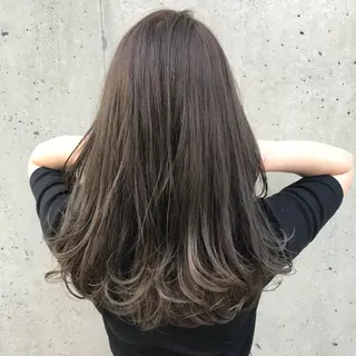 ロング カラー ヘアアレンジ 韓国レイヤーカット 🧸ベージュカラーのヘアスタイル