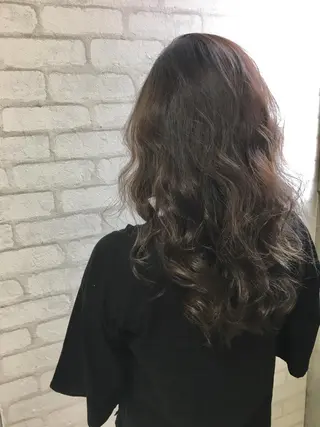 セミロング 髪質改善×レイヤー 高嶋のヘアスタイル