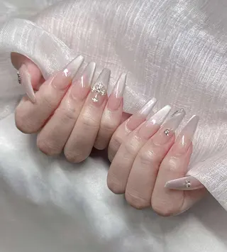 ネイル Lee Nailsのネイルデザイン