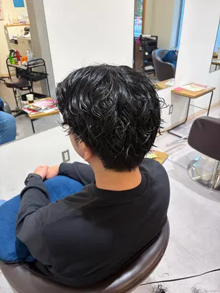 パーマ メンズ 荒井 茉凜のヘアスタイル