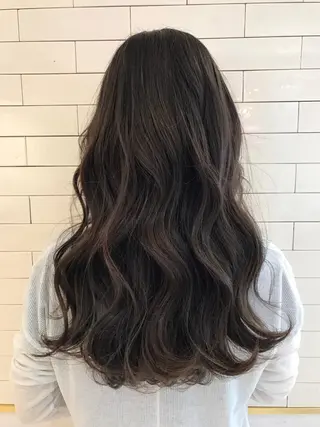 ロング カラー monami 鈴木 茉由奈のヘアスタイル