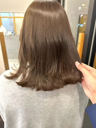 ミディアム カラー 杉本 沙羅のヘアスタイル