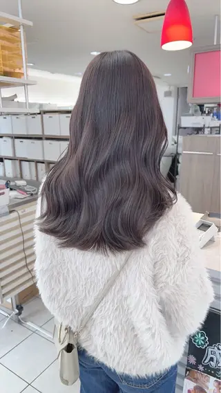 ロング カラー ヘアアレンジ 西山 夢月のヘアスタイル