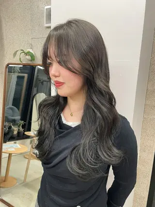 ロング カラー SiLO／ mahiroのヘアスタイル