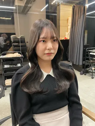 ロング 伊藤 莉奈　韓国ヘアのヘアスタイル