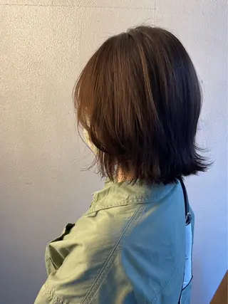 ミディアム カラー attrait茅ヶ崎 関根美歩のヘアスタイル