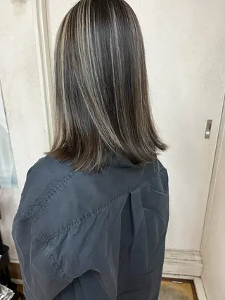 ミディアム カラー ヘアアレンジ 三輪 太一のヘアスタイル