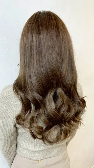 セミロング GLOSS 心斎橋 山上のヘアスタイル