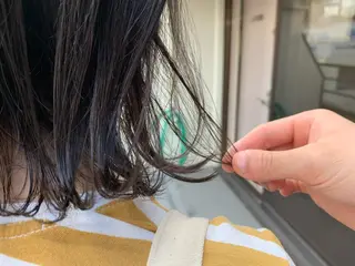 ショート カラー パーマ ヘアアレンジ メンズ キッズ ネイル マツエク・マツパ 切りっぱなしヘアボブ ミディアムヘアRYOのヘアスタイル