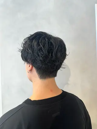 ショート パーマ メンズ 渋谷レイヤーカット/ 暖色艶カラー🩵高橋のヘアスタイル