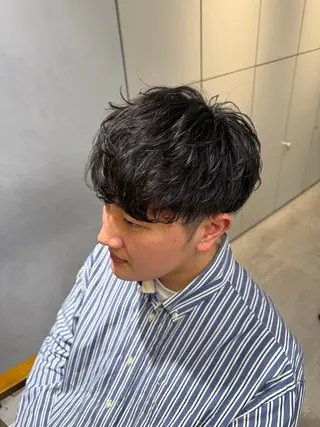ショート パーマ メンズ マエダ リョウのヘアスタイル