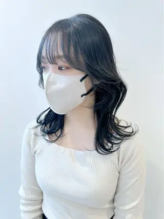 ミディアム カラー 小顔レイヤー/ ベージュ🤍Rieのヘアスタイル