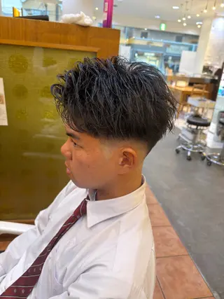 ショート メンズ TUM🔥フェード/ メンズパーマのヘアスタイル