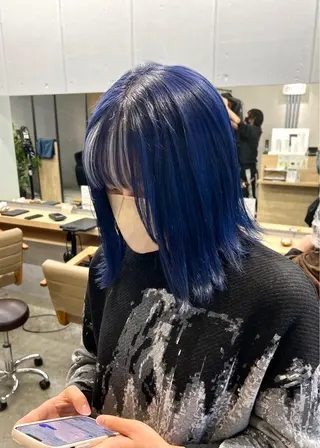 ミディアム カラー ブリーチ毛の縮毛矯正 ハイトーン/岡本智樹のヘアスタイル