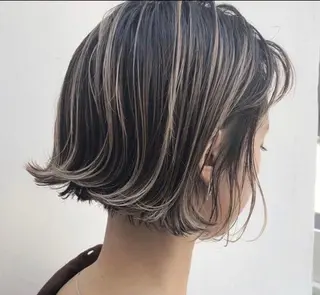 ショート カラー hoNua. 栄/透明感カラーのヘアスタイル