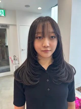 セミロング 小村 理音のヘアスタイル