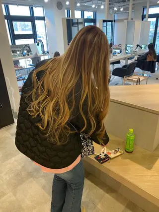 カラー 才田 まりなのヘアスタイル