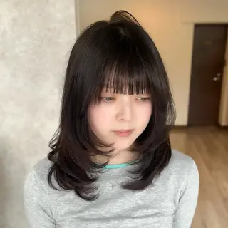 セミロング カラー SHUN/韓国/ レイヤー/透明感🖤のヘアスタイル