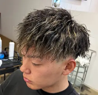 カラー パーマ メンズ 市道 翼のヘアスタイル