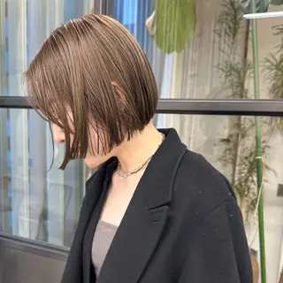 ミディアム 岡本康平/ボブ /ブリーチ/レイヤーのヘアスタイル