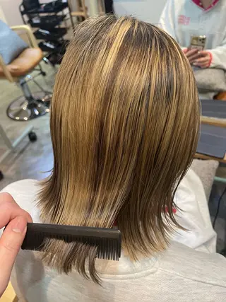 ミディアム 佐藤 菜々美のヘアスタイル