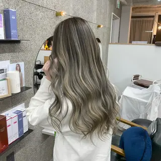 ロング カラー Lull1人美容室 バレイヤージュのヘアスタイル