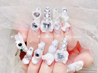 ネイル 🦋 Queenieのネイルデザイン