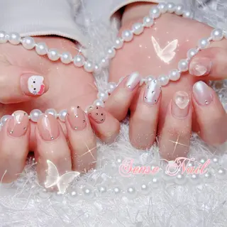 ネイル Queenie 🦋のネイルデザイン