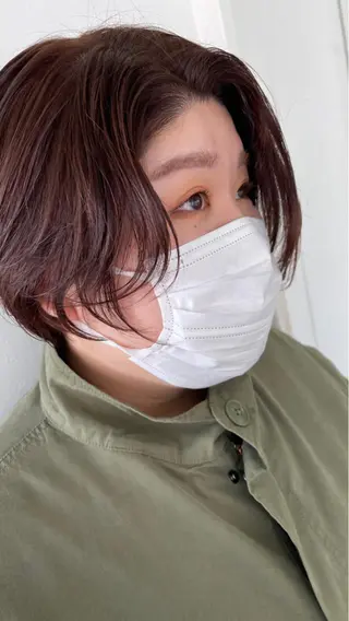 ショート カラー 💓パーマ，💗 レイヤーカットのヘアスタイル