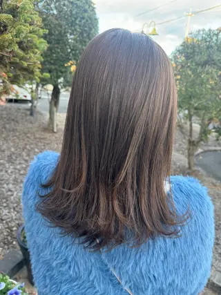 ロング カラー 𝒇𝒍𝒂𝒕/ 𝐇𝐈𝐍𝐀のヘアスタイル