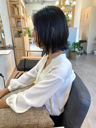 ショート カラー 内野 友貴のヘアスタイル