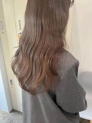 ロング 友花 暗髪／ナチュラルのヘアスタイル