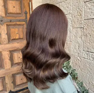 セミロング カラー 中村 朱里のヘアスタイル