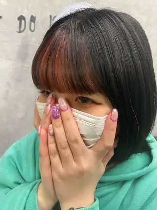 ミディアム Cielro/ダブル カラー/西田咲希のヘアスタイル