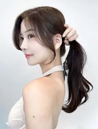 SONA/レイヤー /ダブルカラーのヘアスタイル