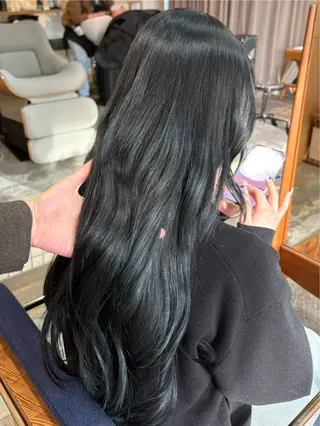 ロング 樽川 紗月のヘアスタイル