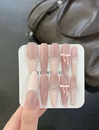 カラー AIN Nailのネイルデザイン