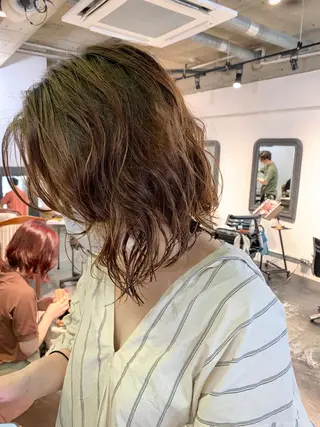 ミディアム ショート・ボブ ・ウルフ✂︎IMAIのヘアスタイル