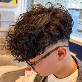 ショート パーマ メンズ 吉田 新平のヘアスタイル