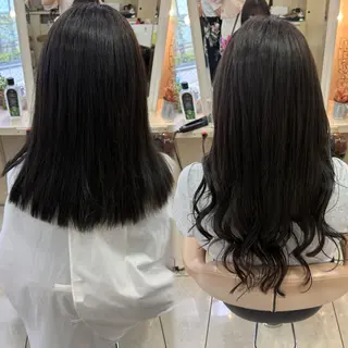 ロング ハイトーンカラー シールエクステのヘアスタイル