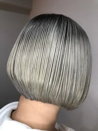 ショート カラー レイヤーカット匠 イソザキノリユキのヘアスタイル